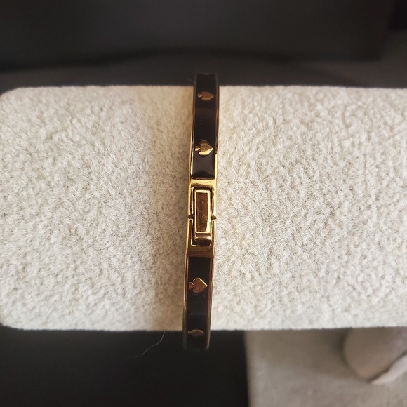 Kate Spade Spot the Spade Narrow Hinged Bangle Black Enamel Gold Plate Signed - Picture 3 of 8